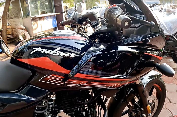 Updated Bajaj Pulsar 220F launched at Rs 1.40 lakh